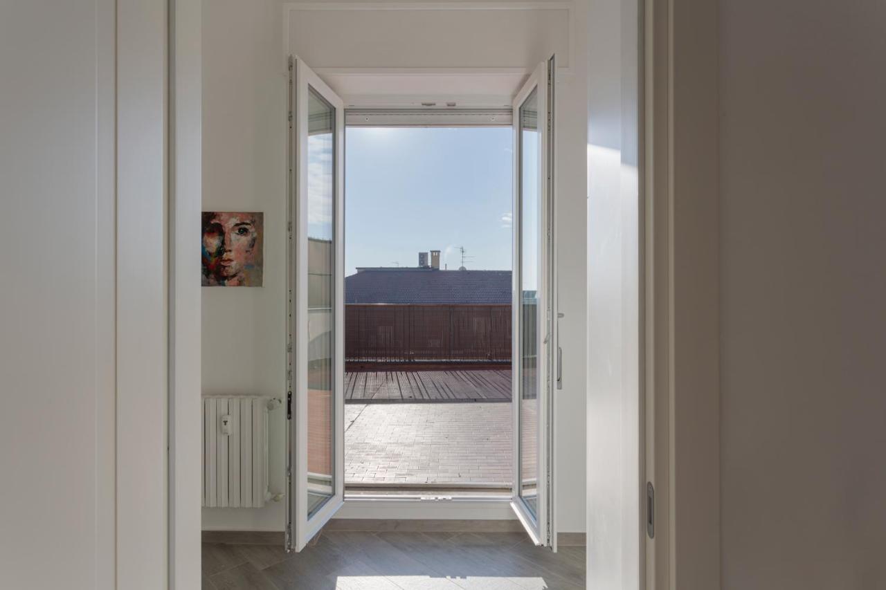 شقة Amazing Terrace In Milan-Via Strambio Citta Studi المظهر الخارجي الصورة